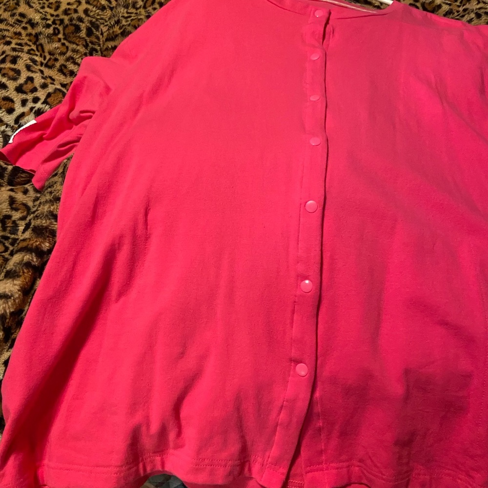 Breast reconstruction shirt with drain holders - Picture 2 of 5